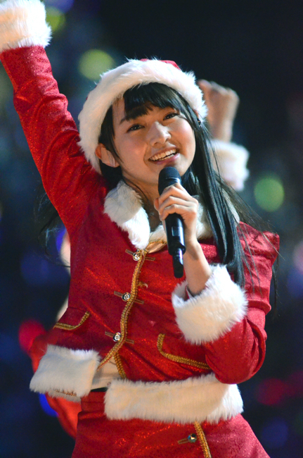 141213-14_xmaslive_marika.jpg